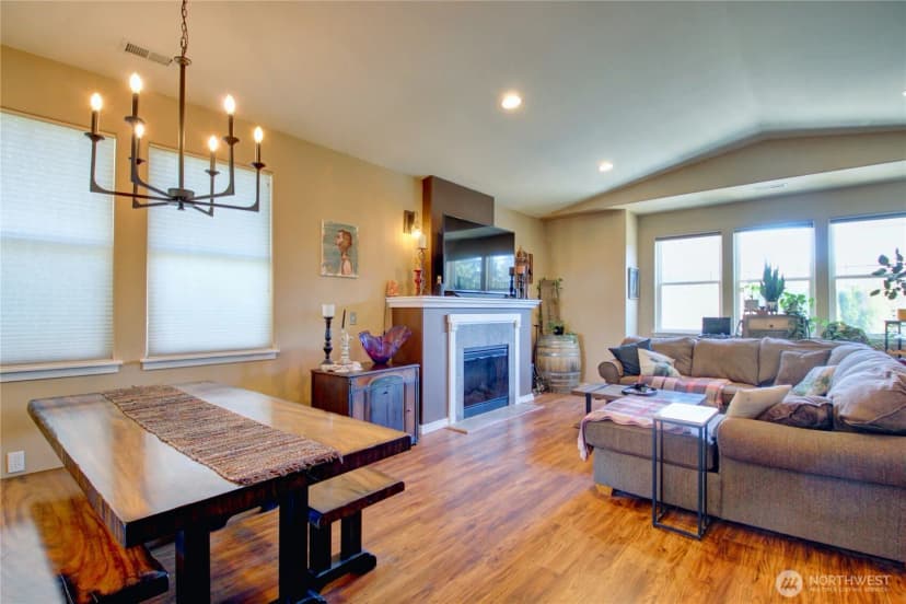 Property photo for 1078 Vail Lane, Burlington photo 18