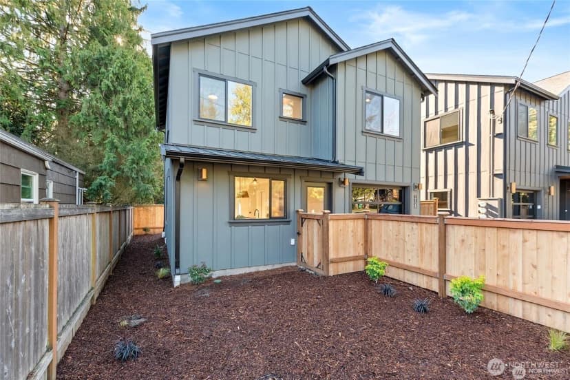 Property photo for 1709 Ne 117th Street, Seattle photo 32