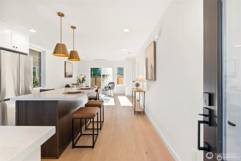 Property photo for 1709 Ne 117th Street, Seattle photo 5