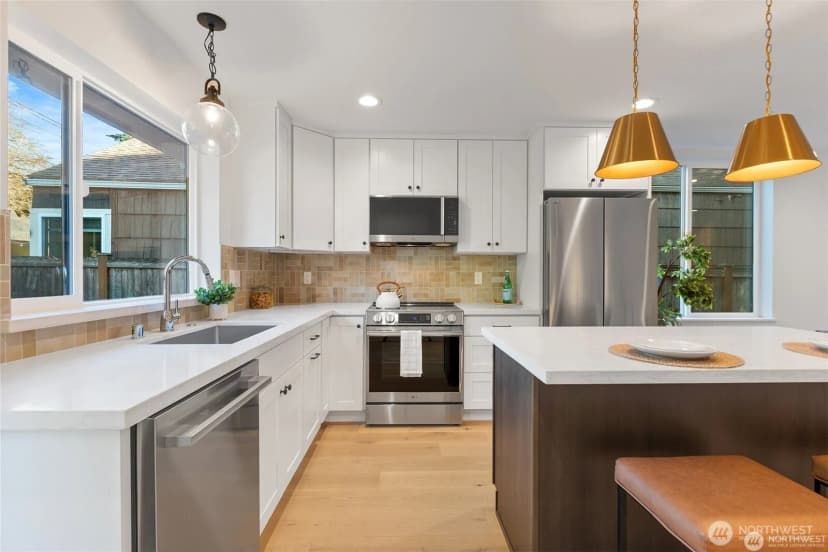 Property photo for 1709 Ne 117th Street, Seattle photo 16