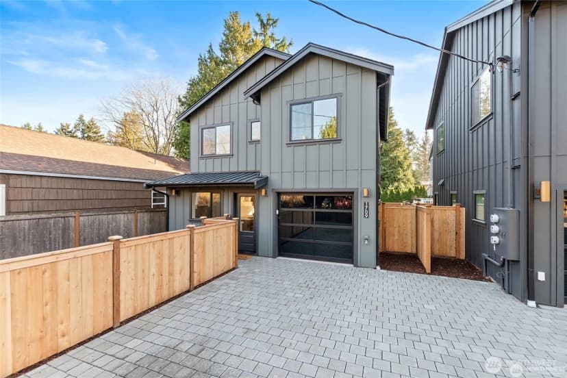 Property photo for 1709 Ne 117th Street, Seattle photo 2