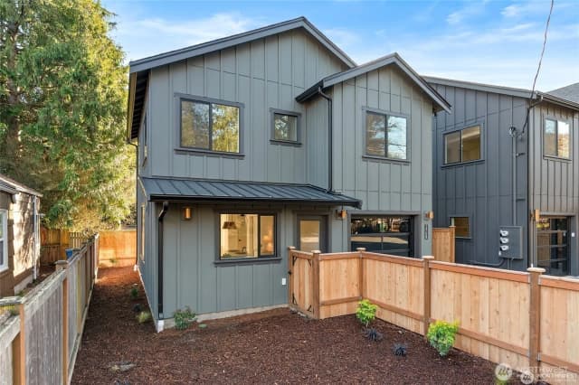 Property photo for 1709 Ne 117th Street, Seattle photo 3