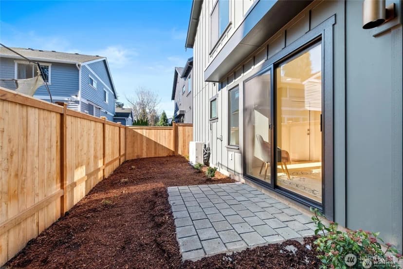 Property photo for 1709 Ne 117th Street, Seattle photo 31