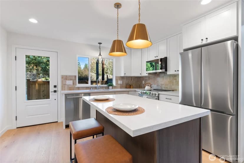 Property photo for 1709 Ne 117th Street, Seattle photo 14