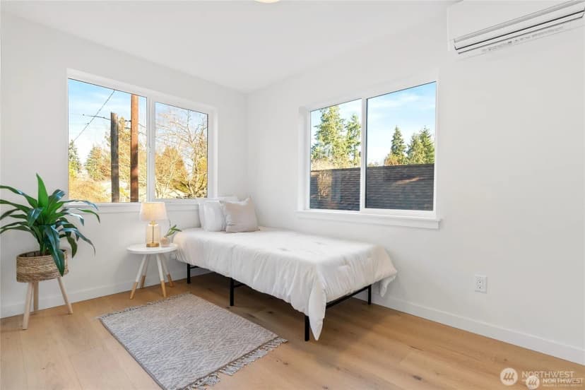 Property photo for 1709 Ne 117th Street, Seattle photo 18
