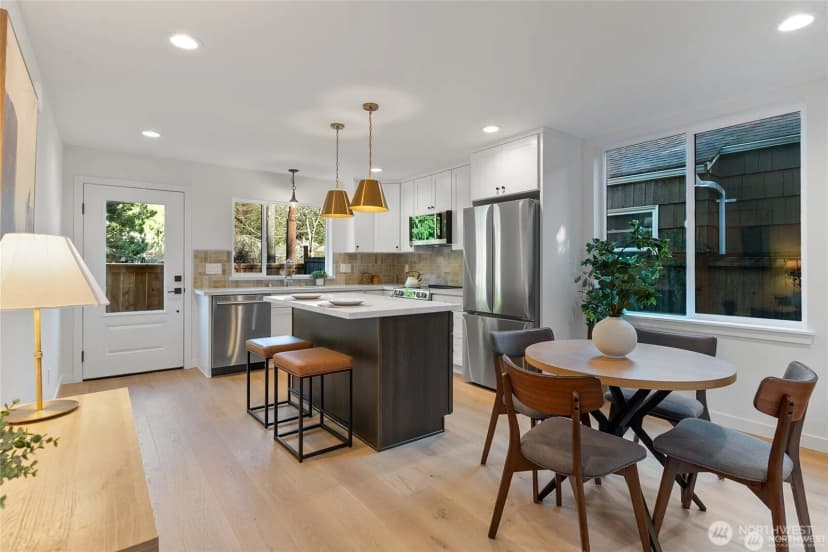 Property photo for 1709 Ne 117th Street, Seattle photo 12