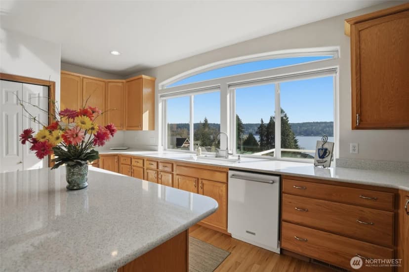Property photo for 4987 Illahee Road Ne, Bremerton photo 12