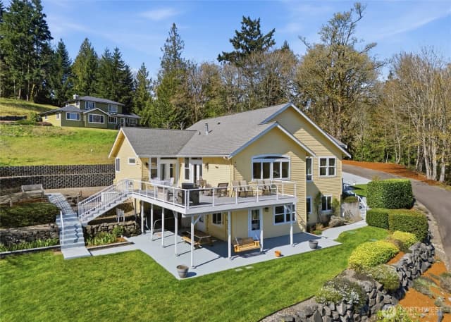 Property photo for 4987 Illahee Road Ne, Bremerton photo 2