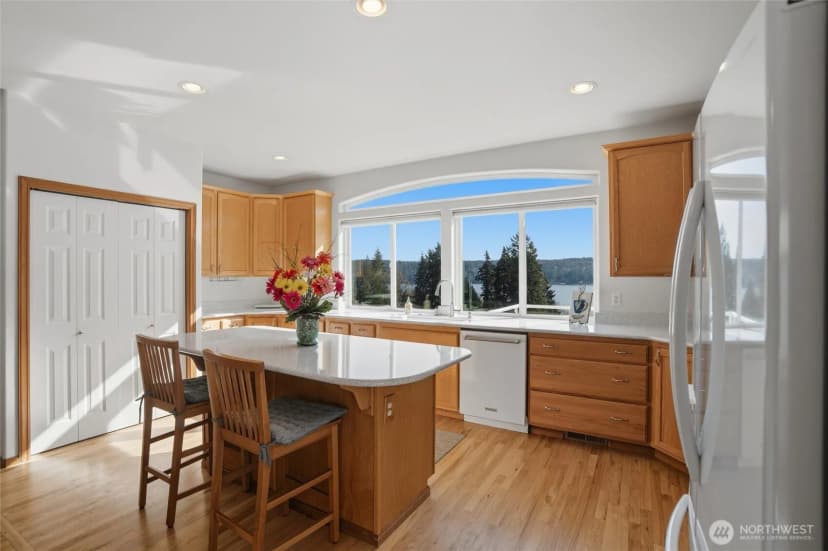 Property photo for 4987 Illahee Road Ne, Bremerton photo 13