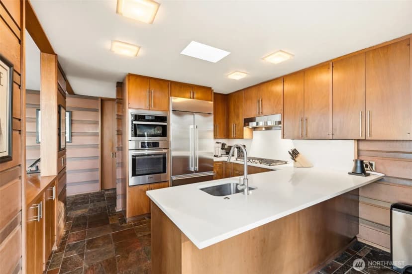 Property photo for 2103 Steilacoom Boulevard, Steilacoom photo 25
