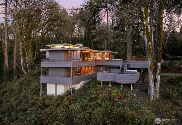 Property photo for 2103 Steilacoom Boulevard, Steilacoom photo 2