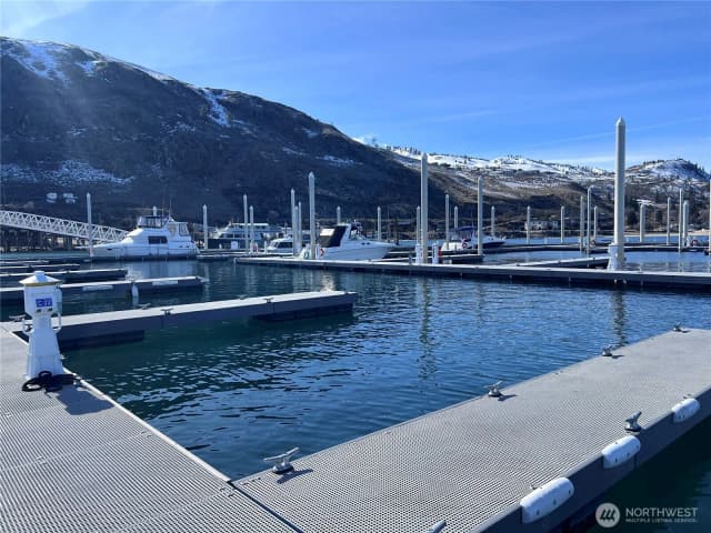 Property photo for 1350 W Woodin Ave #c22, Chelan photo 2