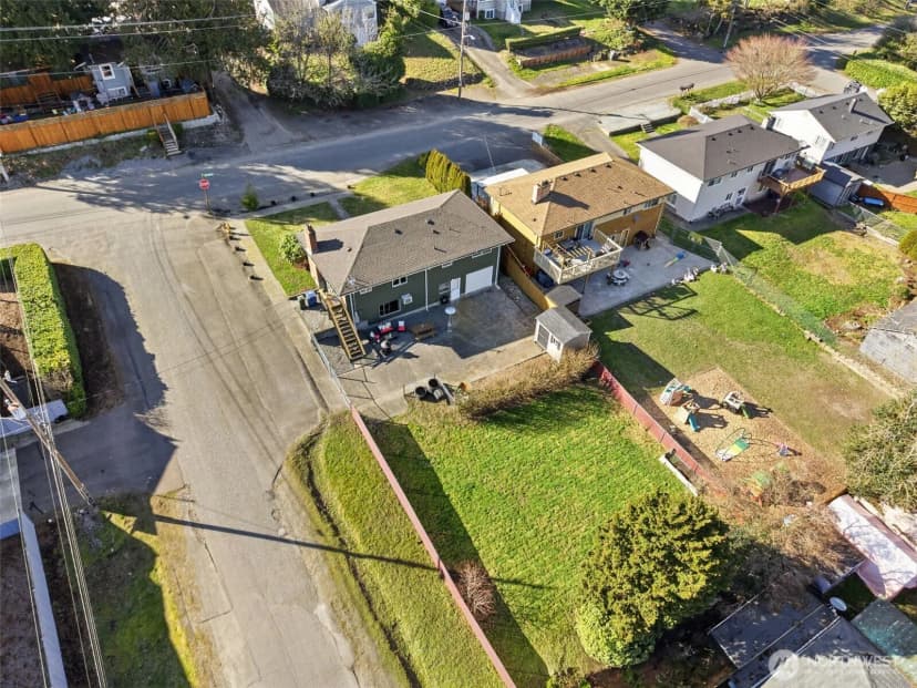 Property photo for 13120 12th Avenue S, Burien photo 19