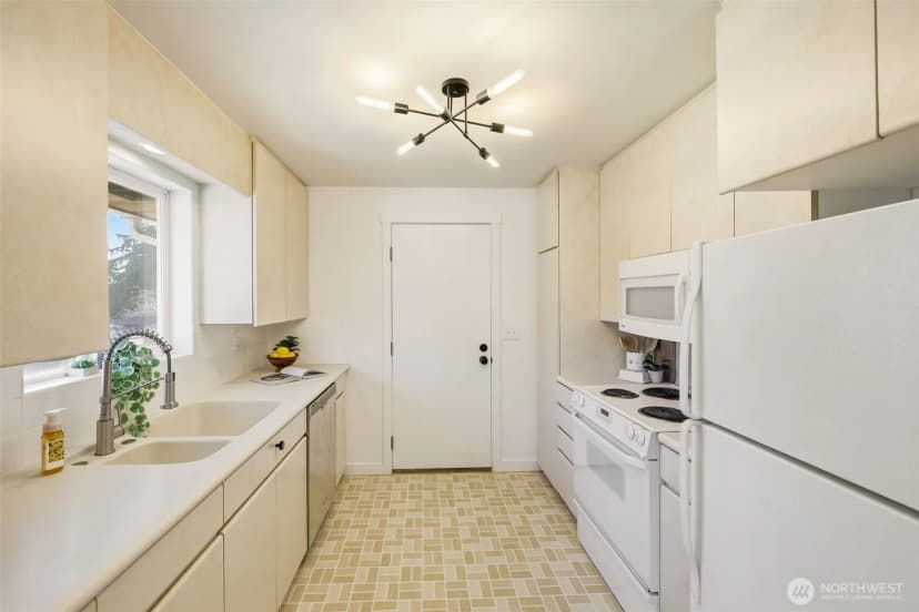 Property photo for 13120 12th Avenue S, Burien photo 5