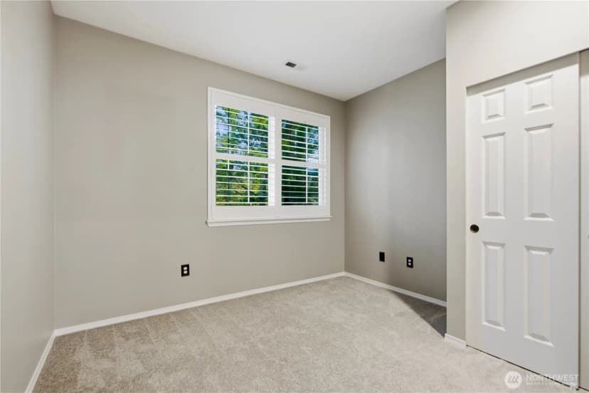 Property photo for 18676 Ne 56th Court, Redmond photo 13