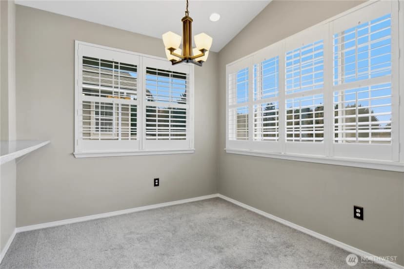 Property photo for 18676 Ne 56th Court, Redmond photo 9