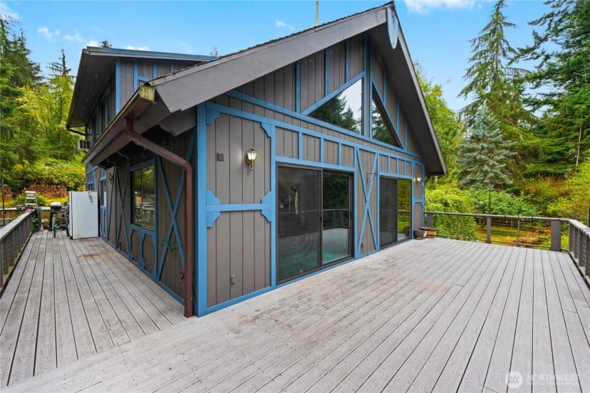 Property photo for 671 Edmonds Road, Coupeville photo 2