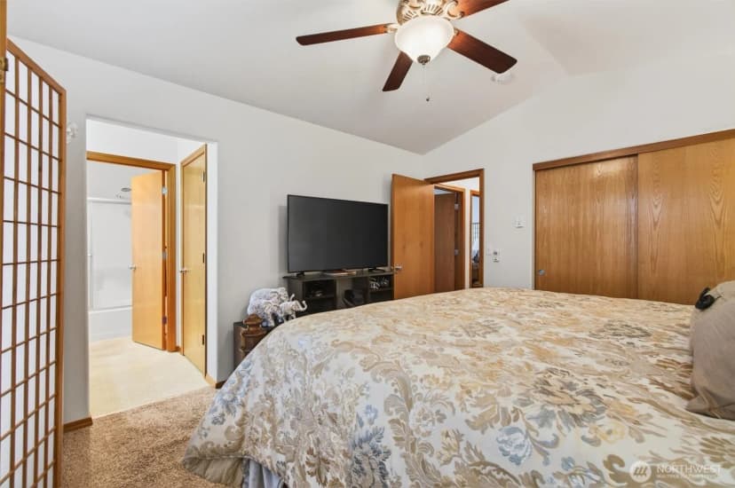 Property photo for 35 Glen Lane, Cathlamet photo 23