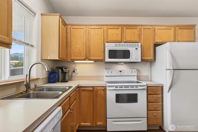 Property photo for 35 Glen Lane, Cathlamet photo 4