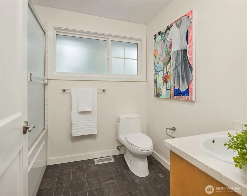 Property photo for 10617 Se 18th Street, Bellevue photo 24
