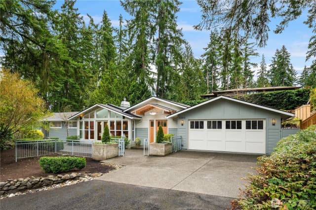 Property photo for 10617 Se 18th Street, Bellevue photo 2