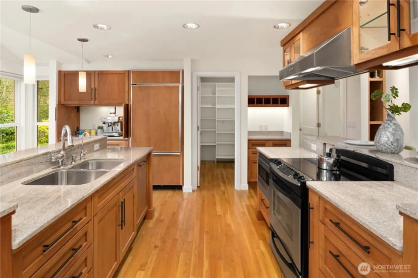 Property photo for 10617 Se 18th Street, Bellevue photo 15