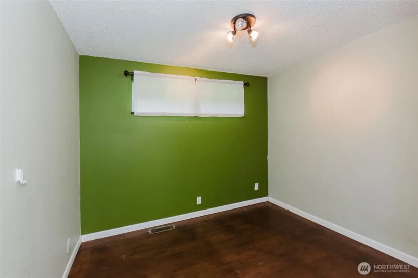 Property photo for 1820 Rustic Lane, Bremerton photo 18