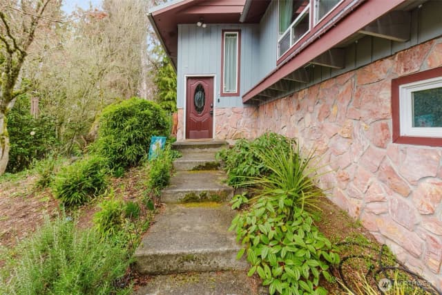 Property photo for 1820 Rustic Lane, Bremerton photo 3