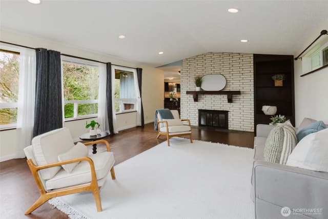 Property photo for 1820 Rustic Lane, Bremerton photo 5
