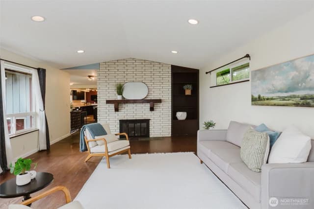 Property photo for 1820 Rustic Lane, Bremerton photo 4