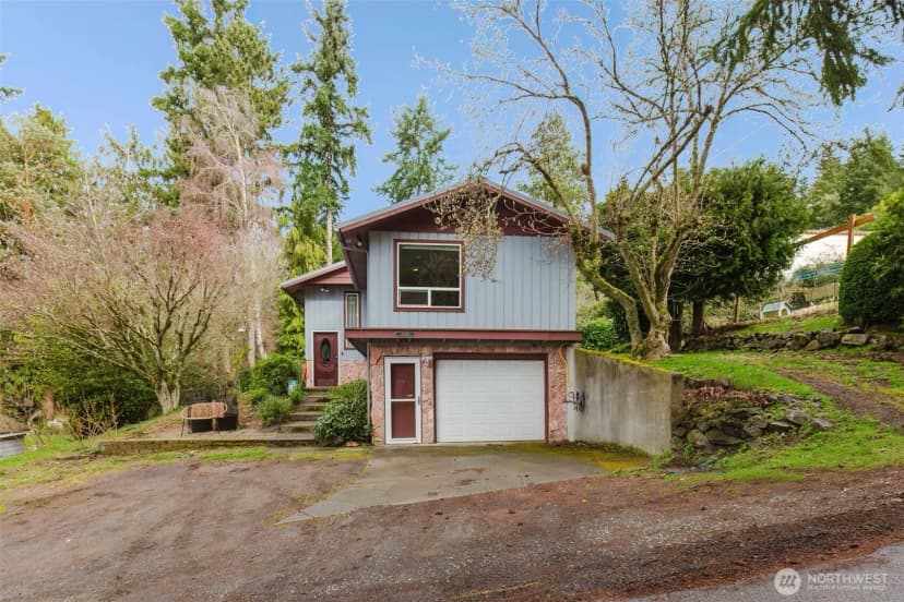 Property photo for 1820 Rustic Lane, Bremerton photo 2