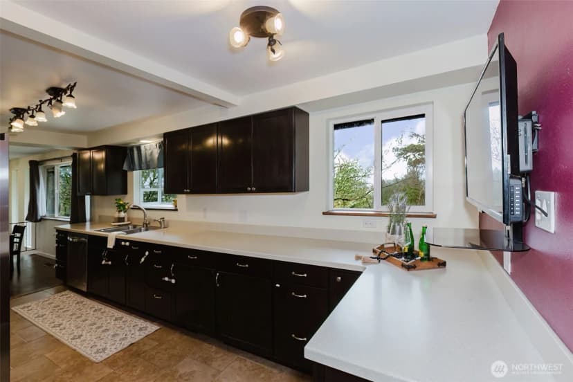 Property photo for 1820 Rustic Lane, Bremerton photo 11