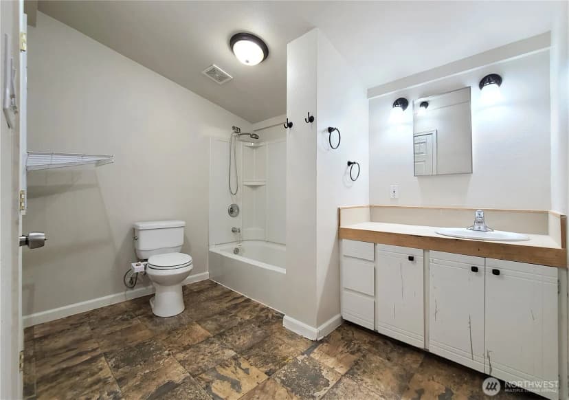 Property photo for 3418 Wetmore Avenue, Everett photo 11