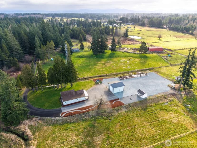 Property photo for 4412 332nd Street E, Eatonville photo 2