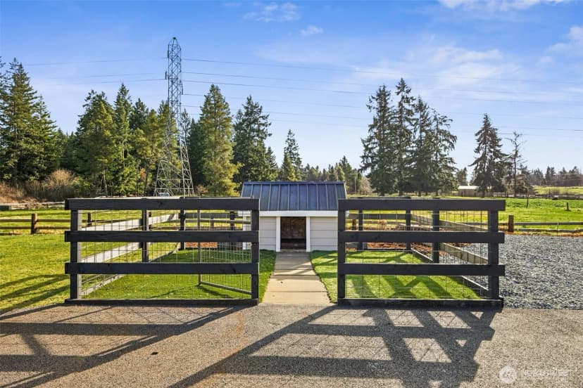 Property photo for 4412 332nd Street E, Eatonville photo 30