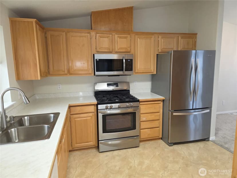 Property photo for 24006 222nd Avenue Se #16, Maple Valley photo 7
