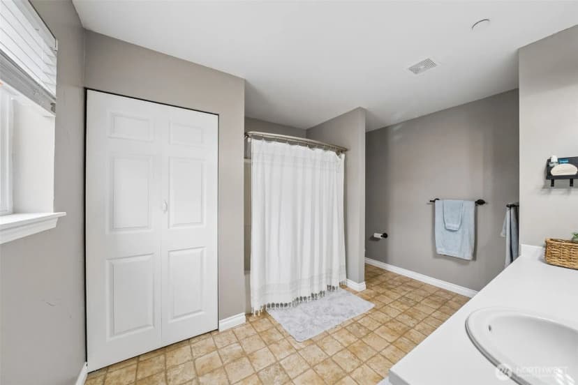 Property photo for 1222 Evans Court, Dupont photo 14