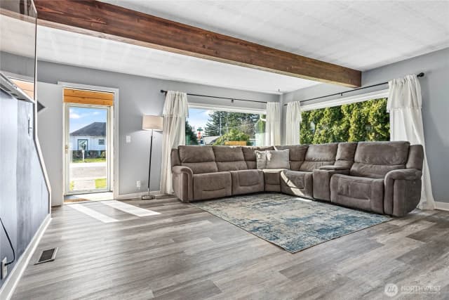 Property photo for 208 Harrison Street, Sumas photo 3