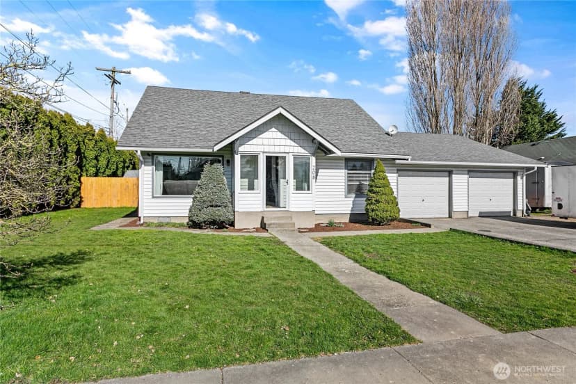 Property photo for 208 Harrison Street, Sumas