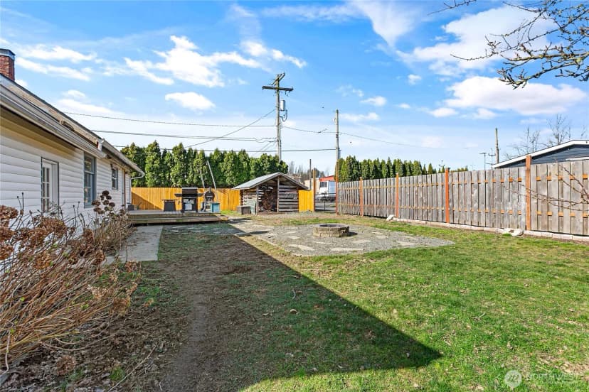 Property photo for 208 Harrison Street, Sumas photo 35