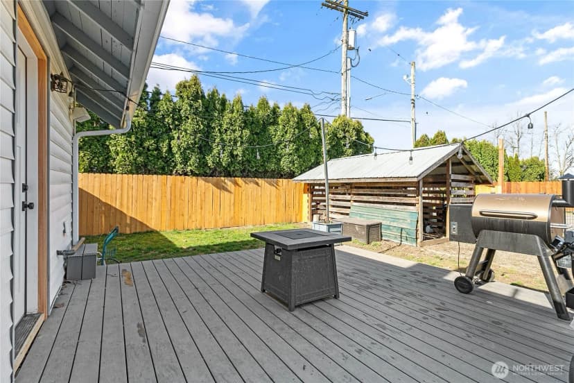 Property photo for 208 Harrison Street, Sumas photo 32