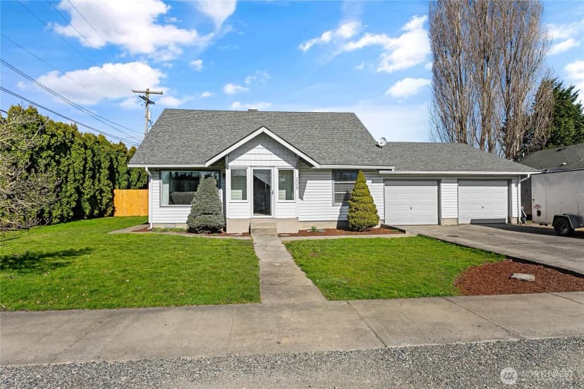 Property photo for 208 Harrison Street, Sumas photo 38