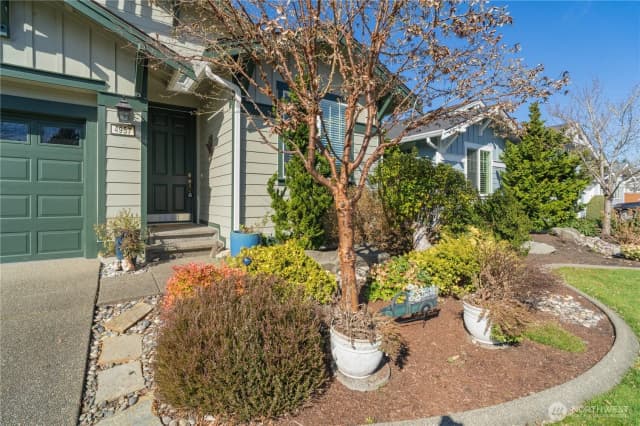 Property photo for 4957 Bend Drive Ne, Lacey photo 3