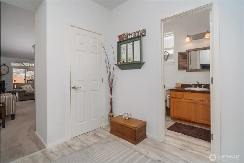 Property photo for 4957 Bend Drive Ne, Lacey photo 10