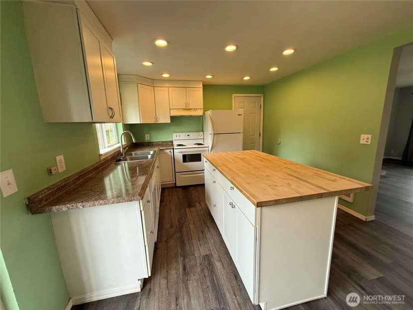 Property photo for 11524 Butler Avenue Sw, Port Orchard photo 7
