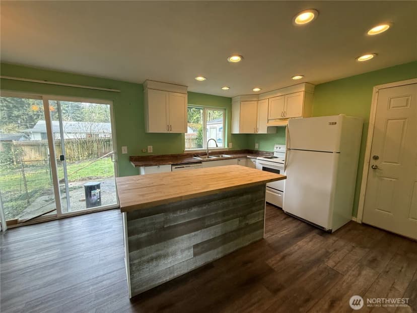 Property photo for 11524 Butler Avenue Sw, Port Orchard photo 6