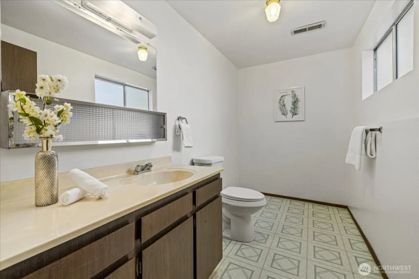 Property photo for 7223 Ne 160th Street, Kenmore photo 21