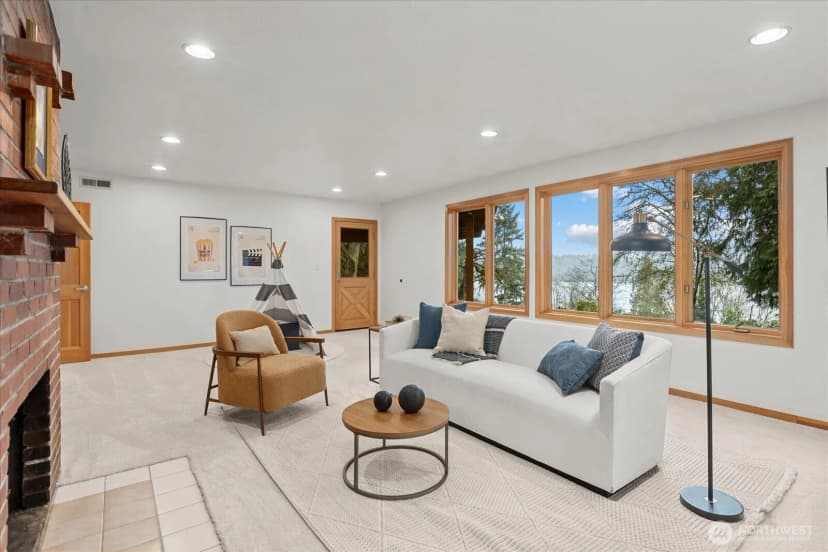Property photo for 11904 Lakeside Avenue Ne, Seattle photo 24