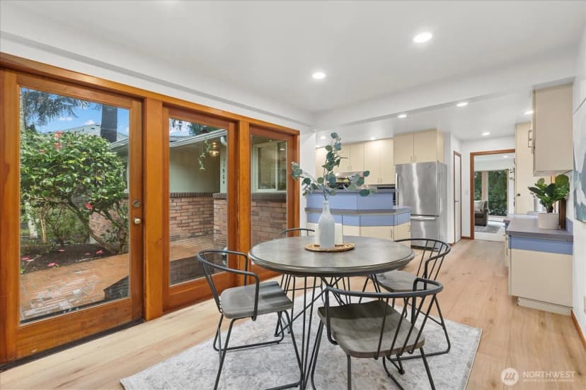 Property photo for 11904 Lakeside Avenue Ne, Seattle photo 19