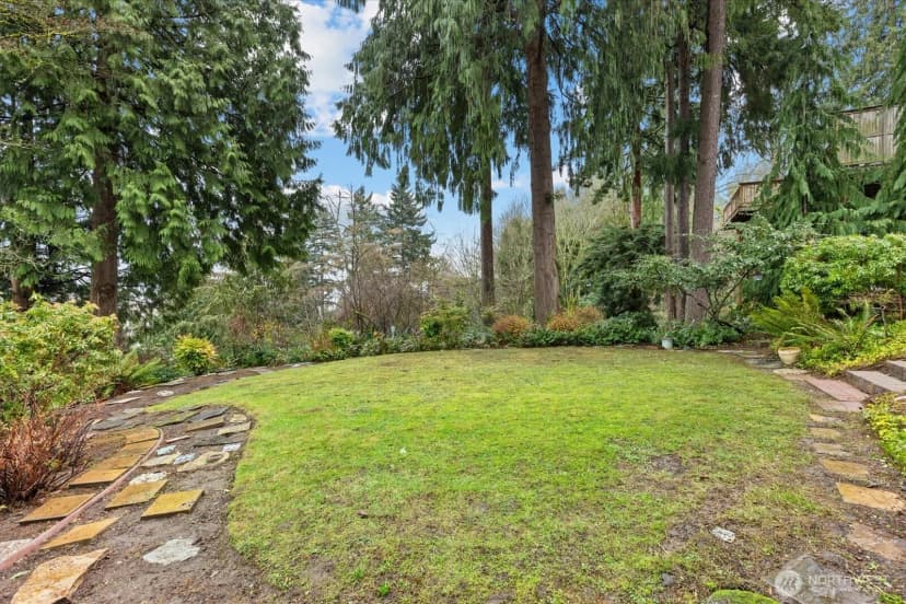 Property photo for 11904 Lakeside Avenue Ne, Seattle photo 36